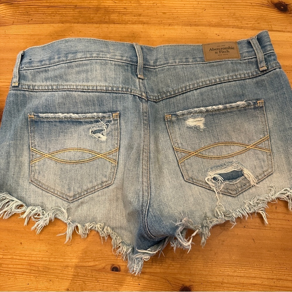 Abercrombie & Fitch distressed denim shirts women 6 waist 28